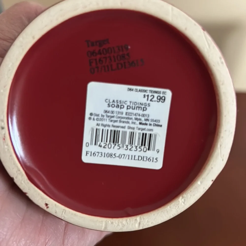 Winter Holiday Soap Pump